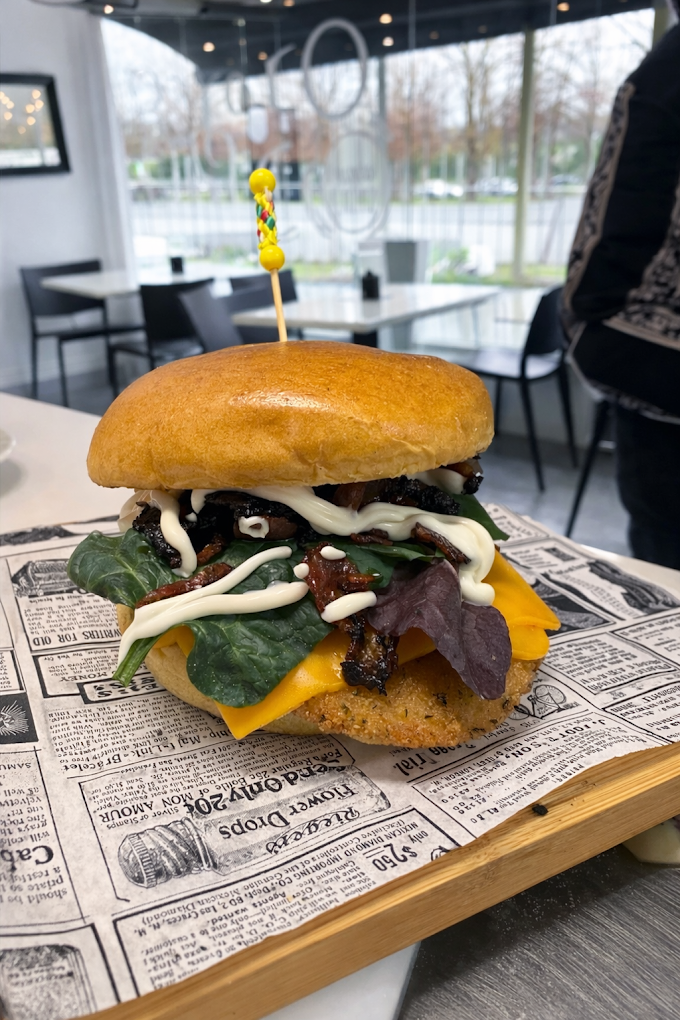 Hamburguesa veggie con cheddar y espinacas — pintxos Zabalgana